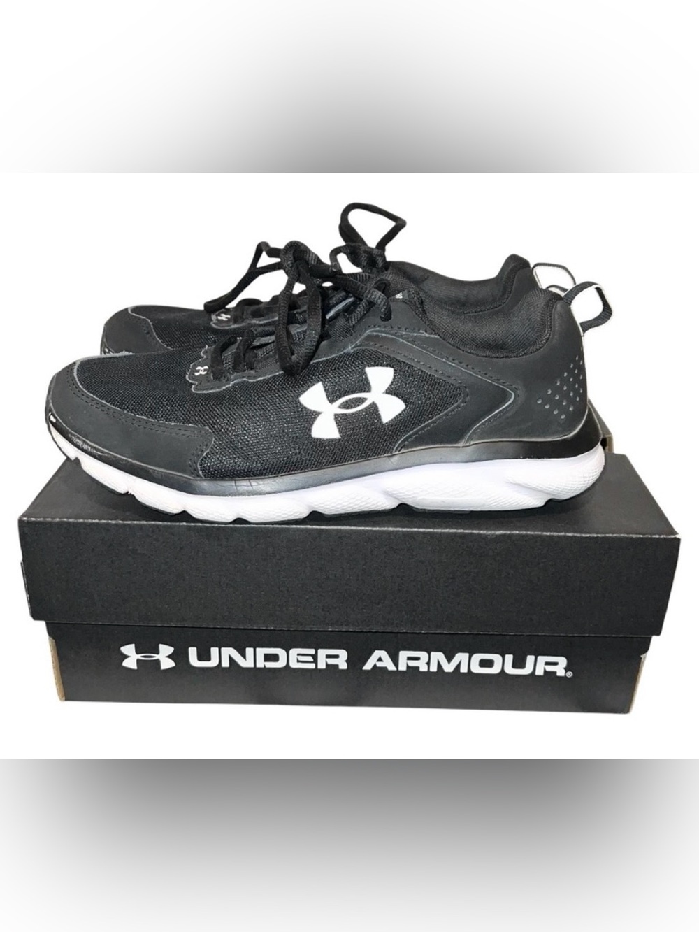 Under Armour Shoes Women’s Size 7.5 Black White Charged Assert 9 D Athletic